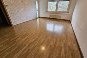 Attraktive Eigentumswohnung mit 4 Zimmern,  ca. 90 m² Wohnfläche, Balkon und Garage
