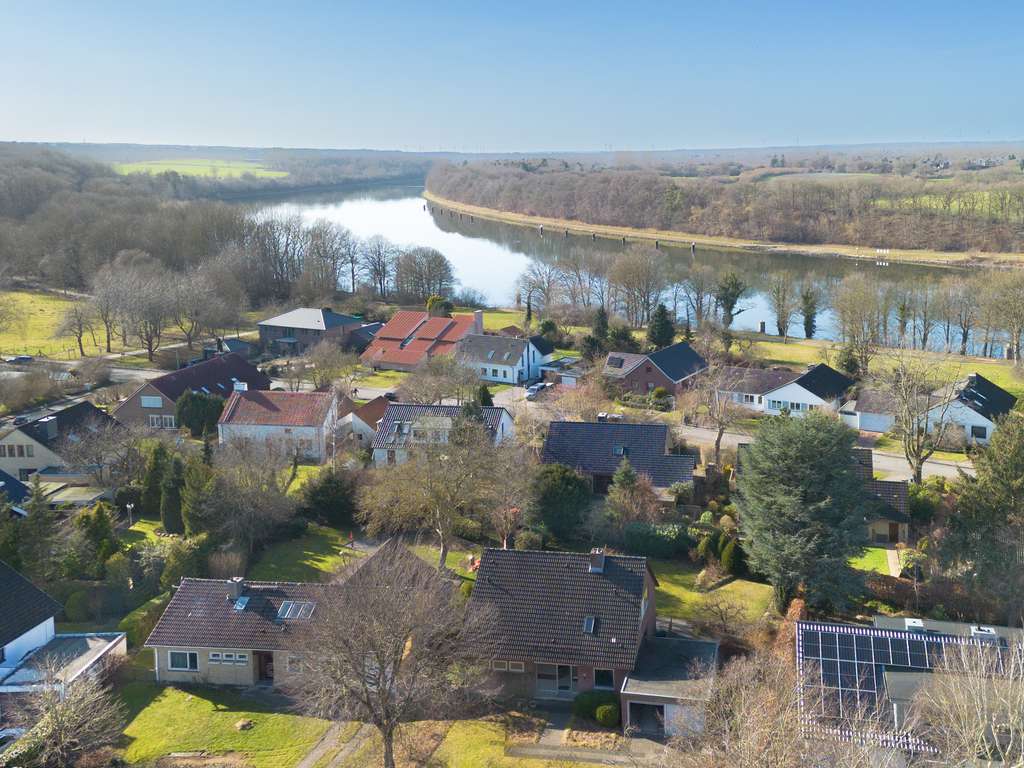 Immobilie in Quarnbek - Repräsentatives Wohndomizil in Kanalnähe: Großzügigkeit trifft auf Bestlage in Kiel-Suchsdorf - Bild 0