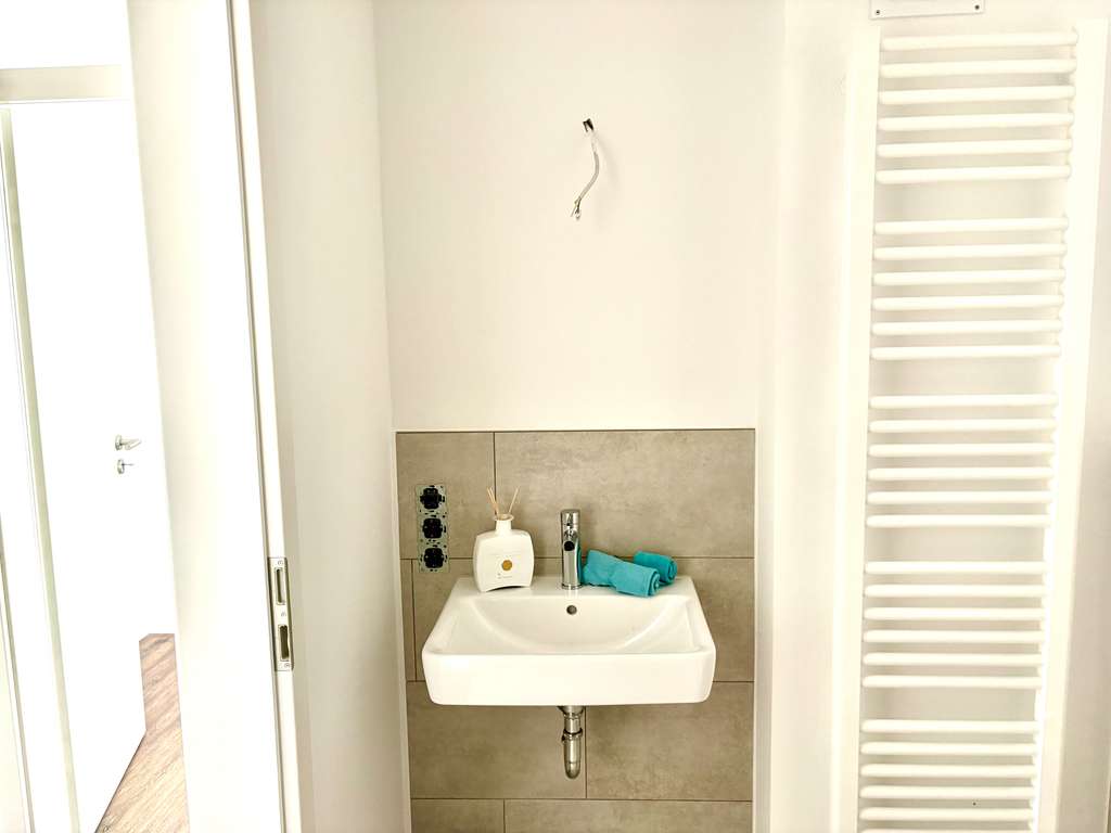 Immobilie in Bad Neuenahr-Ahrweiler - Kernsanietes Apartment mit Tiefgaragenstellplatz  einziehen und wohlfühlen - Bild 3