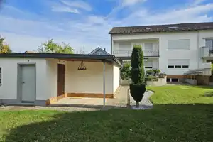 Zweifamilienhaus in schöner und ruhiger Wohnlage in Weiden- Ost zu verkaufen – Weiden in der Oberpfalz – Vorschaubild 1