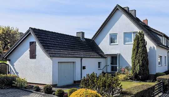 Bild von Doppelhaushälfte mit großem Garten in Lichtenberg