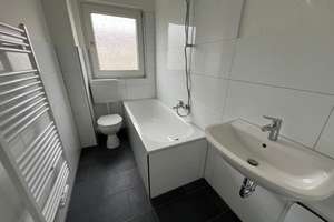 Sonnenbalkon - neues Wannenbad mit Fenster - Renoviert - Duisburg Rheinhausen – Lortzingstraße 18, 47226 Rheinhausen-Mitte, Duisburg – Vorschaubild 2
