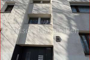Helle Dachgeschosswohnung mit großer Sonnenterrasse & Garage in gepflegtem Mehrfamilienhaus – Die vollständige Adresse der Immobilie erhältst du vom Anbieter., 45326 Altenessen-Süd, Essen – Vorschaubild 2