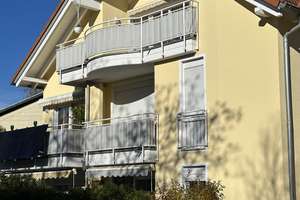 Geschmackvolle, gepflegte 2,5-Zimmer-Dachgeschosswohnung mit geh. Innenausstattung mit EBK – Wildenfelser Straße 22, 81249 Aubing-Süd, München – Vorschaubild 2