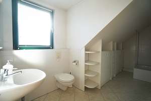 Klasse Dachgeschoss 3-Zimmer-Maisonette-Wohnung mit Aufzug und PKW-Platz – Ludwigstraße xx, 40229 Eller, Düsseldorf – Vorschaubild 13