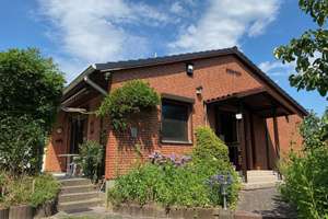 *Schön gelegener Bungalow sucht neue Bewohner mit Kreativität und handwerklichem Geschick !!!*