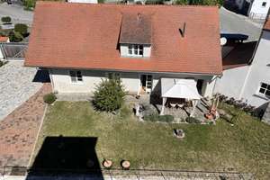 Charmantes Einfamilienhaus mit Denkmalstatus und modernem Komfort – Die vollständige Adresse der Immobilie erhältst du vom Anbieter., 93309 Kelheim – Vorschaubild 2