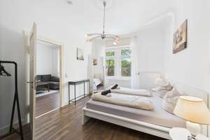 Zentrale möblierte 2-Zimmer-Wohnung/central furnished apartment suitable for 1 to 4 guests – Elsässer Platz 3, 65195 Westend / Bleichstraße, Wiesbaden – Vorschaubild 2
