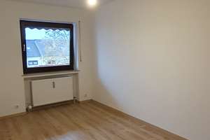 Elegante 4-Zimmer-Wohnung mit Balkon und EBK in Augsburg-Haunstetten; ideal für Familien oder WG – Die vollständige Adresse der Immobilie erhältst du vom Anbieter., 86179 Haunstetten-Süd, Augsburg – Vorschaubild 16