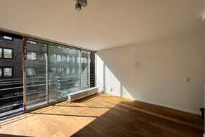 Singlewohnung mit Pantryküche und Balkon in zentraler Lage – Kronprinzenstr. 16, 40217 Düsseldorf – Vorschaubild 1