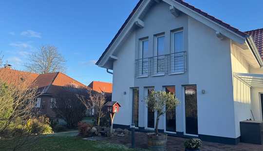 Bild von Gehobenes Einfamilienhaus in zentraler Lage von Großburgwedel wartet auf neue Besitzer!