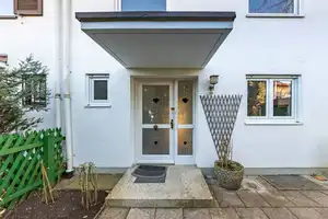 Großzügiges Reiheneckhaus mit weitläufigem Garten in beliebter Lage! – Ebersberg (Kreis) – Vorschaubild 3