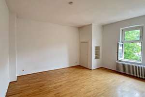 Charmante Altbau-Perle! Helle 2½-R.-Dachgeschoss-Wohnung OHNE BALKON In Rüttenscheid – Die vollständige Adresse der Immobilie erhältst du vom Anbieter., 45130 Rüttenscheid, Essen – Vorschaubild 3