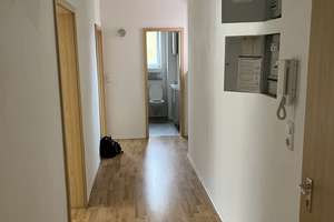 Helle 2,5 Zimmer-Wohnung in Augsburg-Pfersee, renoviert mit Einbauküche / großem Speicherraum – Die vollständige Adresse der Immobilie erhältst du vom Anbieter., 86157 Pfersee-Nord, Augsburg – Vorschaubild 2