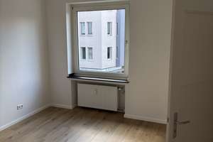 In Düsseldorf: Gepflegte Wohnung mit drei Zimmern und Balkon – 40223 Bilk, Düsseldorf – Vorschaubild 5