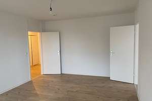 *Frisch renovierte 3-Zimmerwohnung mit Balkon und toller Aussicht* – Wegastraße 2, 33739 Jöllenbeck, Bielefeld – Vorschaubild 3