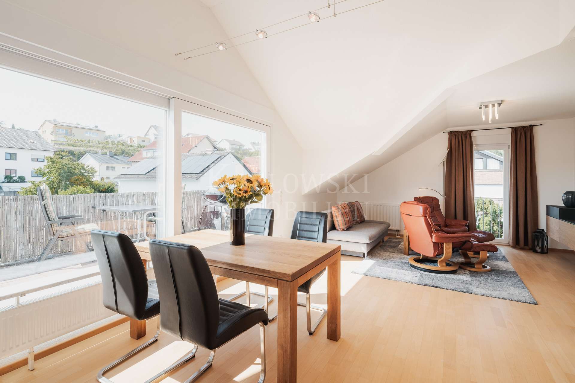 Immobilie in Deidesheim - Ganz oben mit Fernblick - Bezugsfreie Dachwohnung mit Sonnenterrasse! - Bild 3