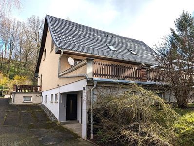 gemütliches Einfamilienhaus und 1034 qm Grundtsück und Garage