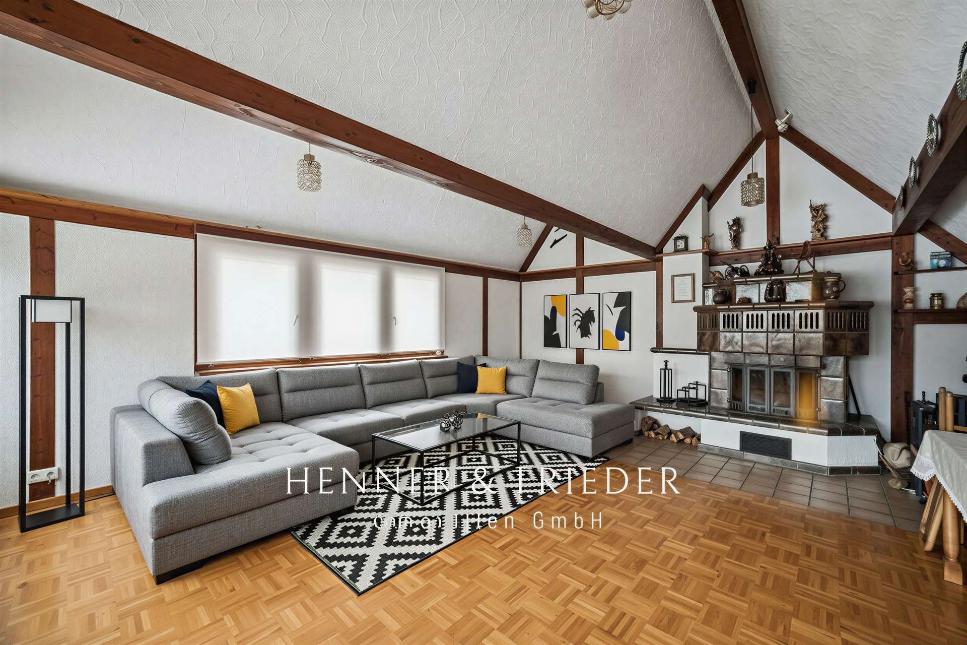 Immobilie in Netphen - Großzügig wohnen - flexibel vermieten | Angebautes 2FH in guter Lage in Netphen-Hainchen - Bild 1