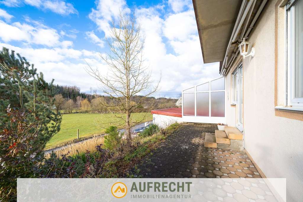 Immobilie in Erdweg - A U F R E C H T °HIER WERDEN WOHNTRÄUME WAHR° sanierungsbedürftiges Zweifamilienhaus in Eisenhofen - Bild 4