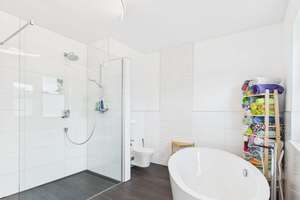 Modernes Familienhaus Bj. 2018 in Feldrandlage | 191 m² Wohnfläche | Doppelgarage | Smart Home – Wilhelm-Behrens-Straße 6, 38448 Wendschott, Wolfsburg – Vorschaubild 21
