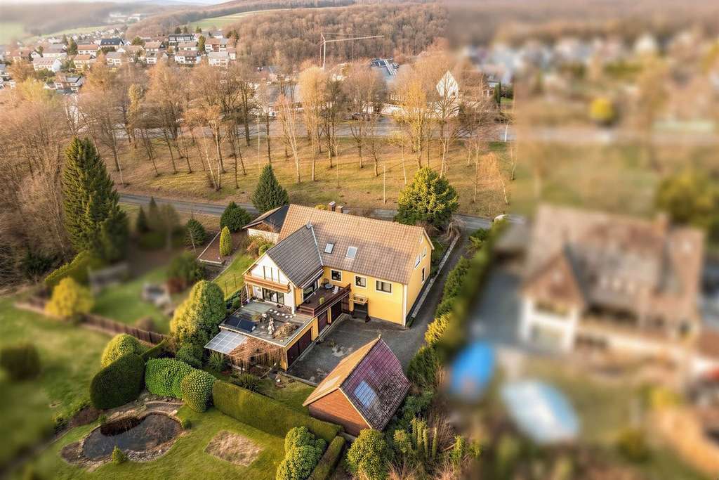 Immobilie in Wilnsdorf - 2 Familienhaus mit Lager, Garagenparadies und unbegrenzten Möglichkeiten in Wilnsdorf - Bild 0