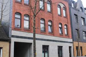 Geräumige 4 Zimmer Wohnung im ersten OG