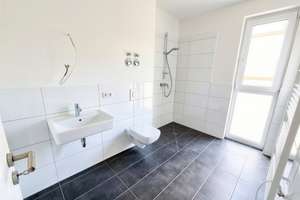 Grün wohnen, modern leben – 2 Zimmer mit Fußbodenheizung & EBK direkt am Park – Rathenower Straße 13, 10559 Moabit, Berlin – Vorschaubild 6