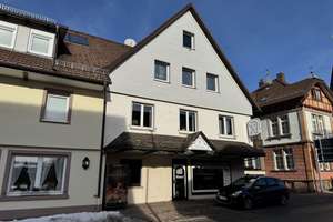 Wohn- und Geschäftshaus mit vielfältigen Entwicklungsmöglichkeiten – Die vollständige Adresse der Immobilie erhältst du vom Anbieter., 79274 Sankt Märgen – Vorschaubild 2