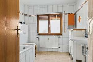 Schöne Erdgeschosswohnung mit Garten, Wohnkeller und Garage - sofort bezugsfrei in Nürnberg-Werderau – Die vollständige Adresse der Immobilie erhältst du vom Anbieter., 90441 Werderau, Nürnberg – Vorschaubild 10