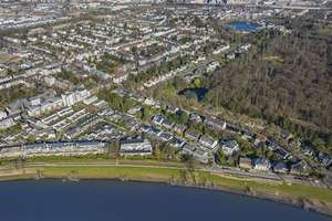 Charmantes Split-Level-Reihenendhaus in unmittelbarer Rheinnähe im Herzen von Düsseldorf-Benrath – Die vollständige Adresse der Immobilie erhältst du vom Anbieter., 40597 Benrath, Düsseldorf – Vorschaubild 35