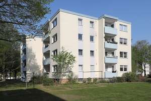 Wohnen mit Balkon und Badewanne // 3.OG Wohnung 1 – Marignanestr. 10, 38444 Detmerode, Wolfsburg – Vorschaubild 1