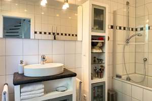 Ein "Kunststück" am See – vielseitiges Haus mit wunderschönem Garten und eigenem, 30m langem Ufer... – Die vollständige Adresse der Immobilie erhältst du vom Anbieter., 23714 Malente – Vorschaubild 8