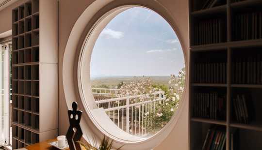 Bild von DAS MÜSSEN SIE GESEHEN HABEN! PANORAMABLICK - BESTLAGE - GROSSZÜGIGE, OFFENE ARCHITEKTUR