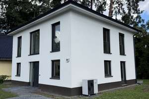 Einziehen und genießen: Exklusive Villa in bester Qualität vor den Toren Berlins – Die vollständige Adresse der Immobilie erhältst du vom Anbieter., 15827 Blankenfelde-Mahlow – Vorschaubild 2