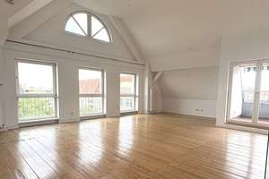 Bezugsfreie 3-Zimmer-Dachgeschosswohnung mit Terrasse, Fahrstuhl - über den Dächern Wilmersdorfs! – Paretzer Straße 10, 10713 Wilmersdorf, Berlin – Vorschaubild 2