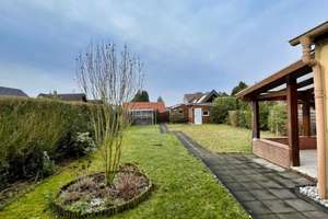 Erstbezug in hochwertig sanierte 2-Zimmer-Erdgeschosswohnung mit Terrasse und Gartennutzung