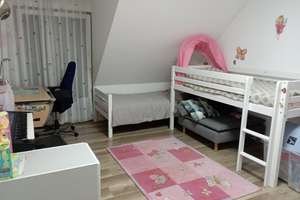 Möblierte Doppelhaushälfte mit Garten, Pool & Kamin in Hamburg-Eidelstedt – Steinacker 14b, 22523 Eidelstedt, Hamburg – Vorschaubild 11