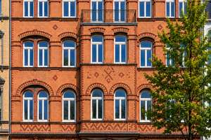 PROVISIONSFREI! Klassisches Mehrfamilienhaus mit 18 Einheiten in ruhiger Lage des Dichterviertels