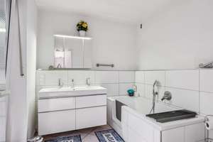 NEUES ANGEBOT !!! Stadthaus | 5 Zimmer | 3 Bäder | Zentrale Lage MG – Die vollständige Adresse der Immobilie erhältst du vom Anbieter., 41063 Eicken, Mönchengladbach – Vorschaubild 8
