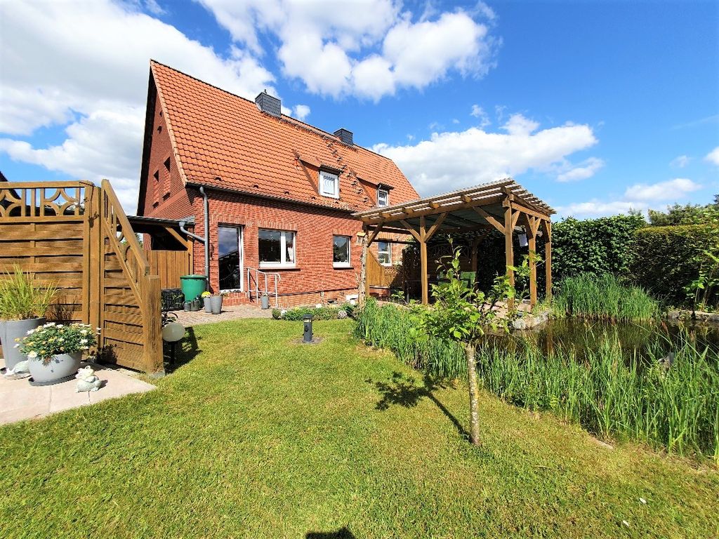 moderne und charmante Doppelhaushälfte mit Einliegerwohnung und