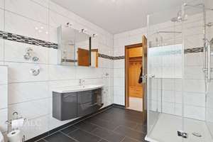 Wohnen mit Stil: Lichtdurchflutete 5-Zimmer-Wohnung mit Kamin & Balkon – Die vollständige Adresse der Immobilie erhältst du vom Anbieter., 51109 Merheim, Köln – Vorschaubild 9