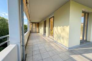 Top Lage! 3-ZKB Wohnung an der City-Galerie mit Sonnenbalkon, Wintergarten & Tiefgarage – Die vollständige Adresse der Immobilie erhältst du vom Anbieter., 86153 Am Schäfflerbach, Augsburg – Vorschaubild 3