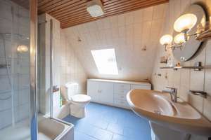 Gemütliches 4 Zimmer - EFH
zum Herrichten und Wohlfühlen
auf großem Traumgrundstück – Die vollständige Adresse der Immobilie erhältst du vom Anbieter., 22589 Iserbrook, Hamburg – Vorschaubild 12