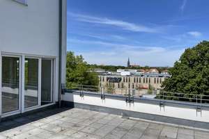 Erstbezug nach Sanierung mit EBK und Dachterrasse. 