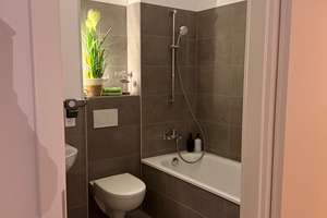 Garten inklusive: 3-Zimmer-Wohnung mit Einbauküche zum Wohlfühlen – Katharinenweg 9, 17489 Innenstadt, Greifswald – Vorschaubild 2