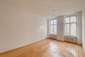 GROßZÜGIGE UND KLASSISCH SCHÖNE ALTBAUWOHNUNG MIT TOLLEM BLICK! RUHIG GELEGEN! PROVISIONSFREI! – Wilsnacker Straße 63, 10559 Moabit, Berlin – Vorschaubild 4