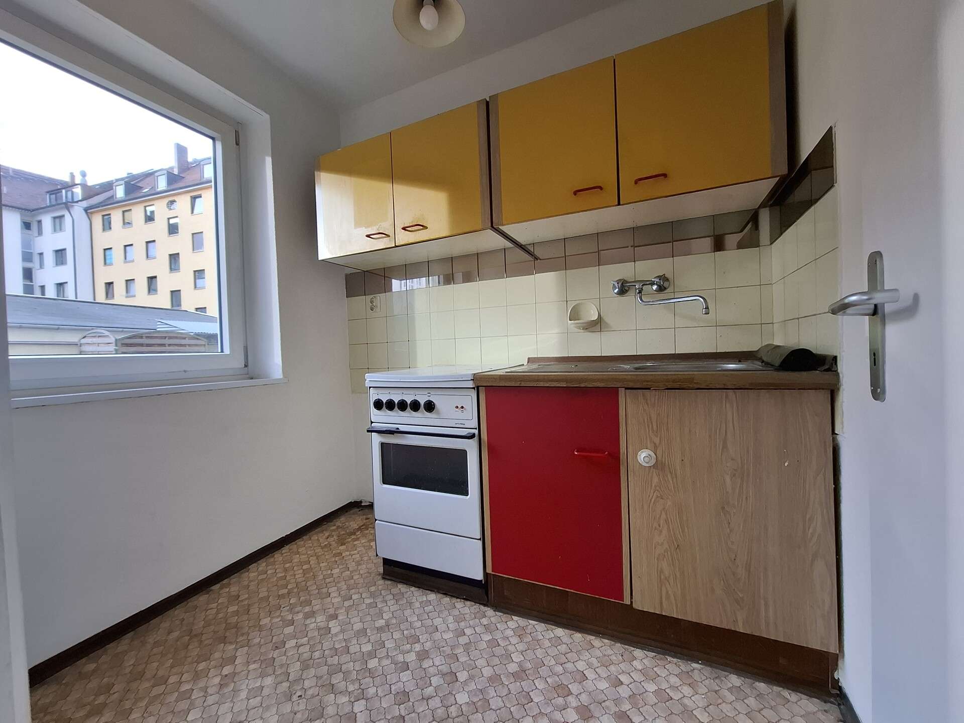 Immobilie in München - Erbpacht: Stark renovierungsbedürftig, frei, 1-Zi., Konradinstraße - Besicht. DO 29.01. n. Vereinb. - Bild 1