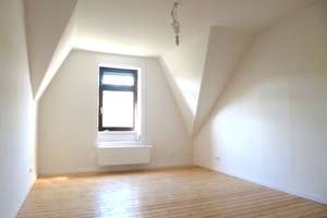 Wunderschöne 3-Zi Altbauwohnung mit grossem Dachboden – Die vollständige Adresse der Immobilie erhältst du vom Anbieter., 65195 Westend / Bleichstraße, Wiesbaden – Vorschaubild 9
