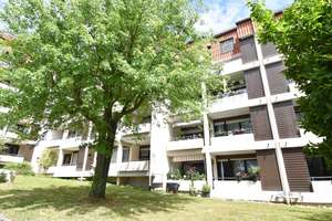 Gepflegte 3,5-Zi.-Whg. mit zwei Balkonen u. TG-Stellplatz in Leonberg-Höfingen